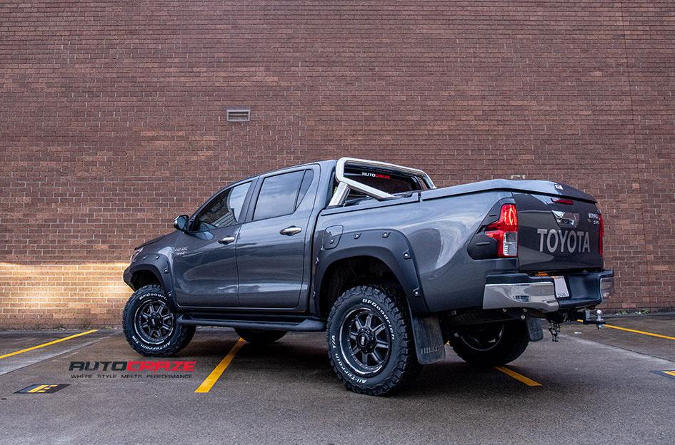 TOYOTA HILUX 4WD GD10 MATTE ANTHRACITE MILLED WITH BLACK LIP